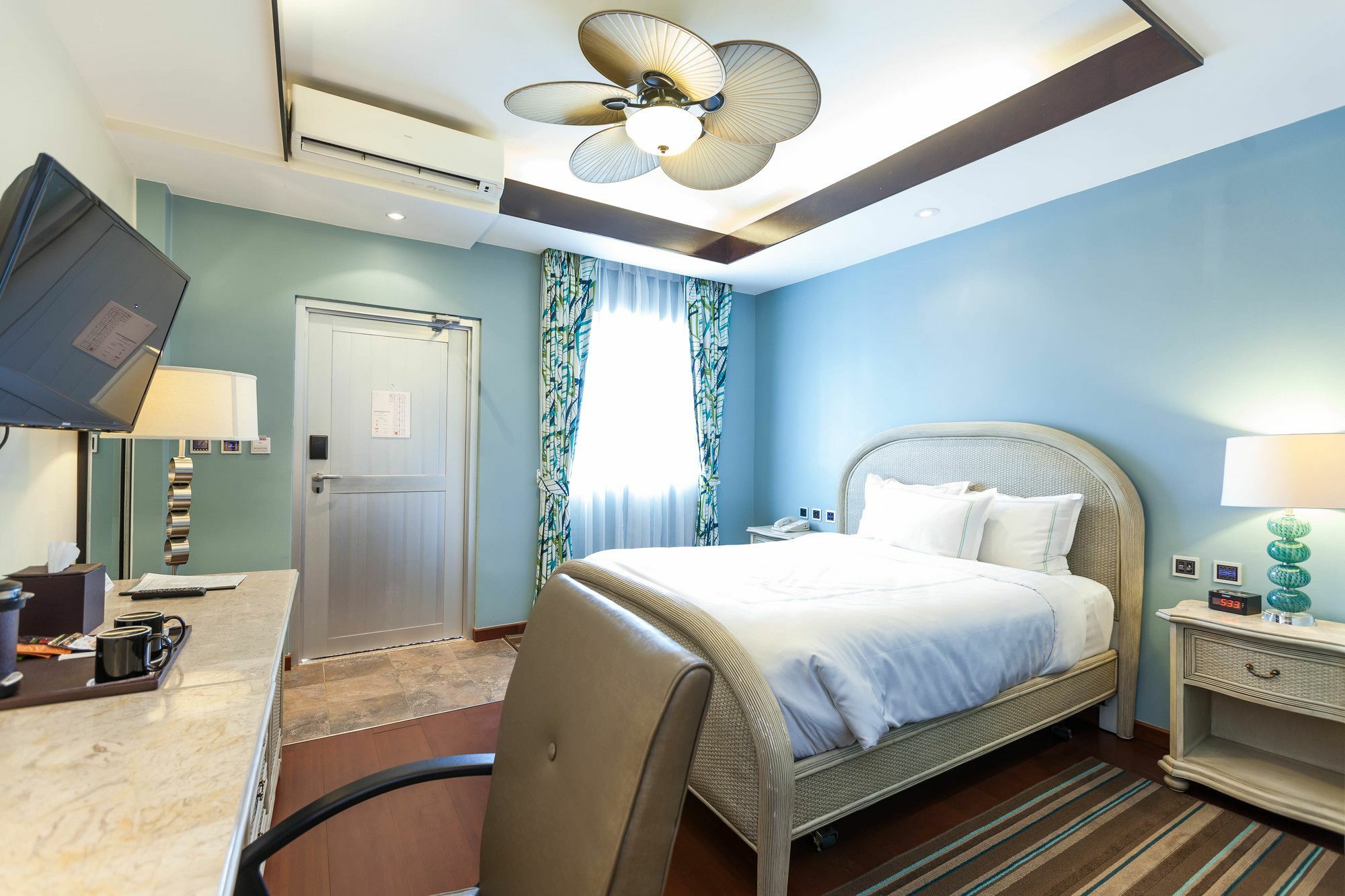 Surfrider Resort Hotel Saipan Buitenkant foto
