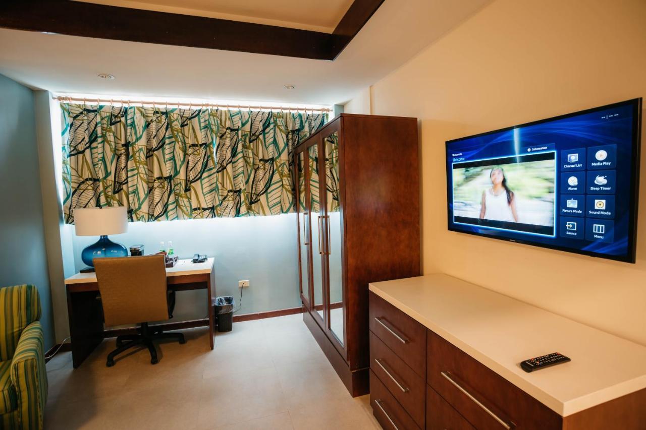 Surfrider Resort Hotel Saipan Buitenkant foto